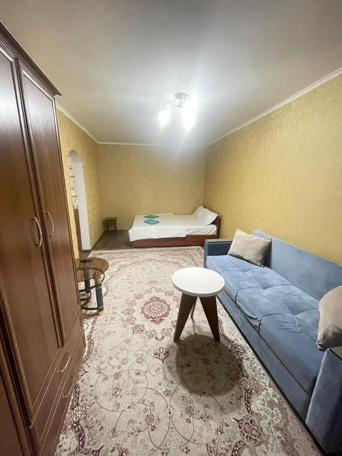 Квартира Рядом Арбата, Гоголя 92 アルマトイ エクステリア 写真