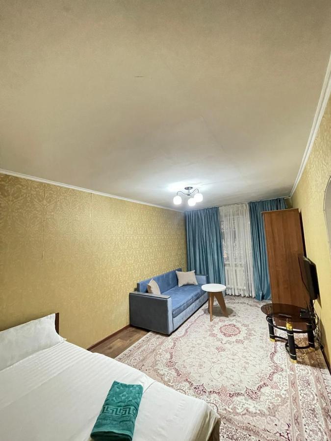 Квартира Рядом Арбата, Гоголя 92 アルマトイ エクステリア 写真