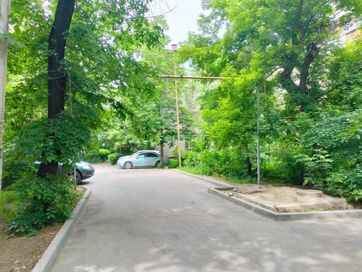 Квартира Рядом Арбата, Гоголя 92 アルマトイ エクステリア 写真